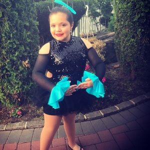 Girls Dance Costume !!